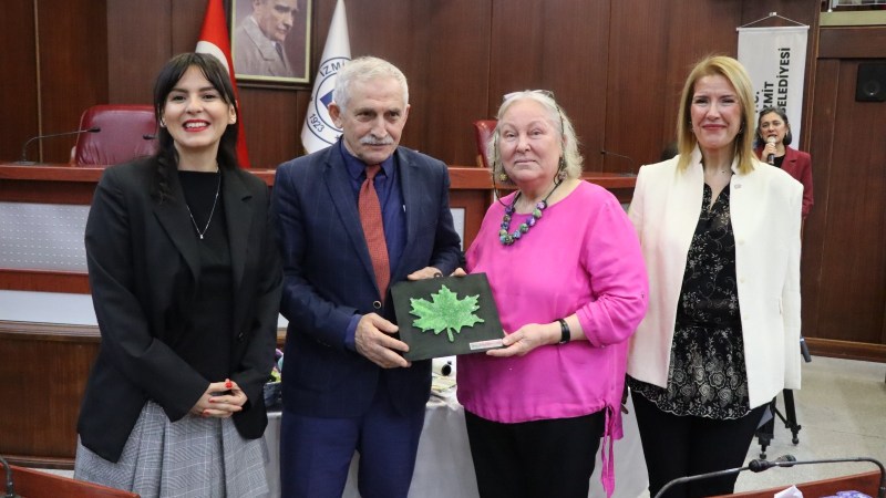 İzmit’te Dünya Sanat Günü’ne özel kırkyama söyleşisi düzenlendi