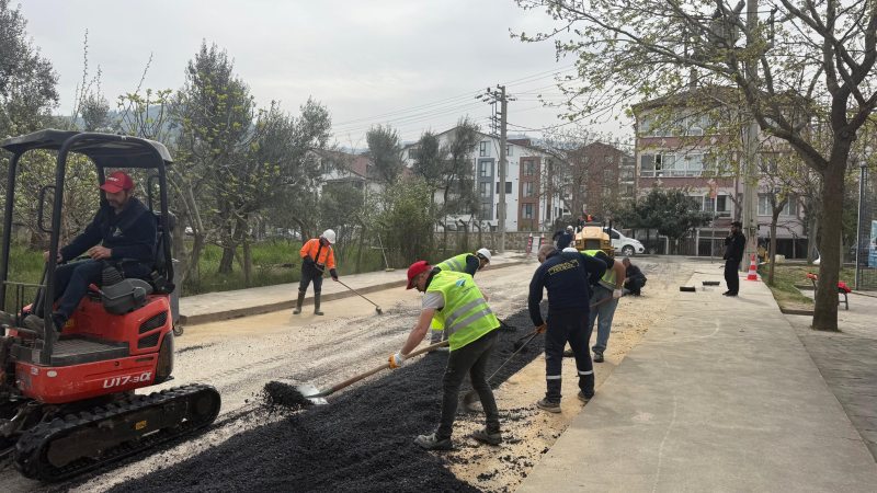 Karamürsel’de asfalt çalışmaları yeniden hız kazandı