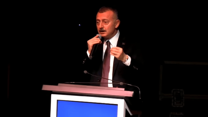 Tahir Büyükakın eleştirilere tek tek yanıt verdi