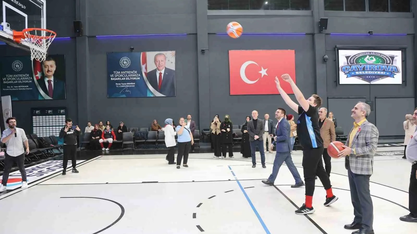 Özel Bireyler ve Basketbolcular Çayırova'da Buluştu