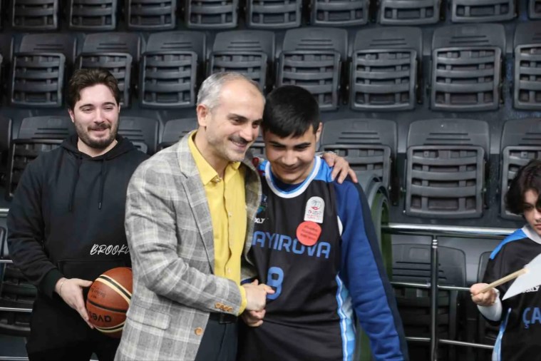 Özel Bireyler ve Basketbolcular Çayırova'da Buluştu