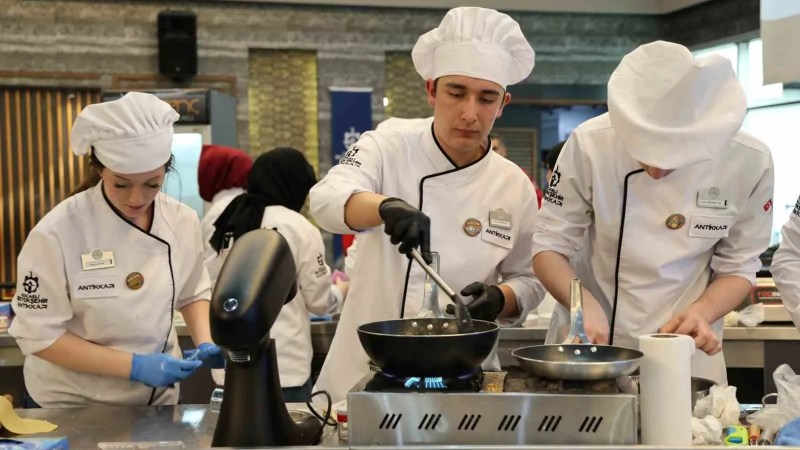 Liseli Şefler Gastro Genç 2026'da Yeteneklerini Sergiledi