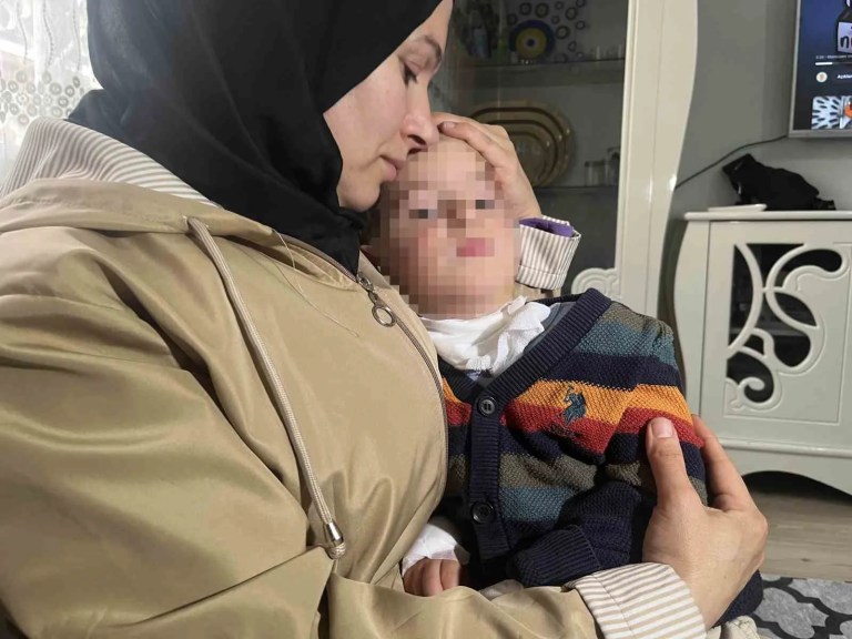 İzmir'de Parkta İki Yaşındaki Çocuğa Saldıran Şüpheli Tutuklandı