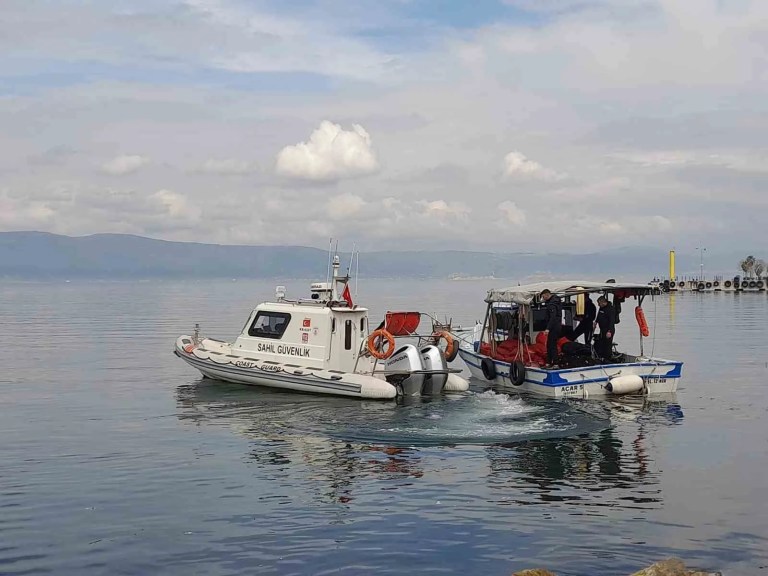 Karamürsel'de Kaçak Midye İhbarı Ekipleri Harekete Geçirdi