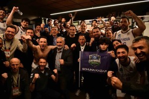 Çayırova Belediyesi Kağıtspor'u Farklı Mağlup Etti