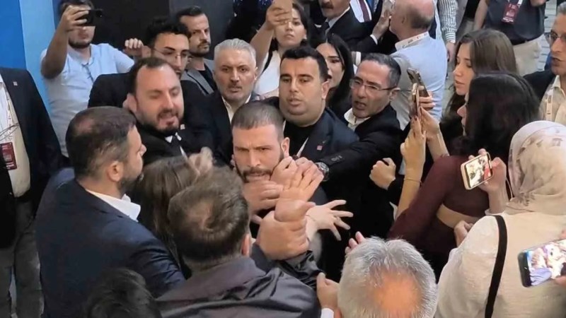 CHP Başiskele'de Kongre Kavgası Yargıya Taşındı
