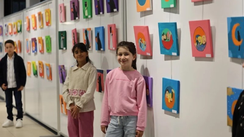 Kartepe'de Minik Ressamların Eserleri Sanat Evi'nde Sergileniyor