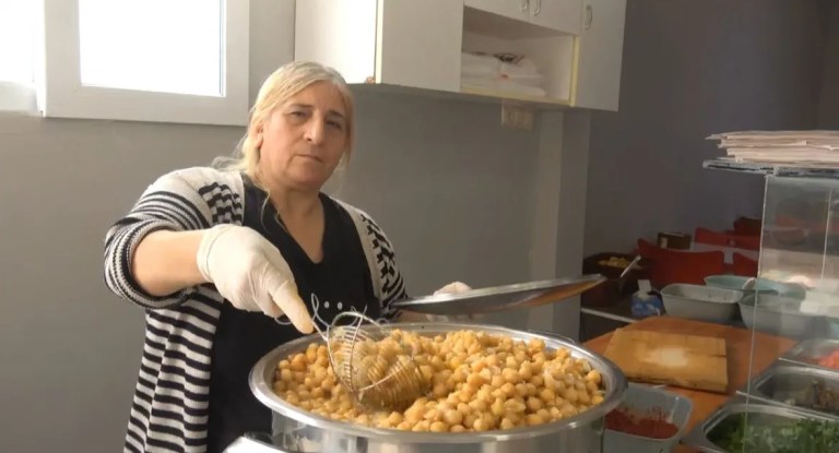 Hatay'da Nohut Dürümcü Kadriye Abla Damak Zevkini Değiştiriyor
