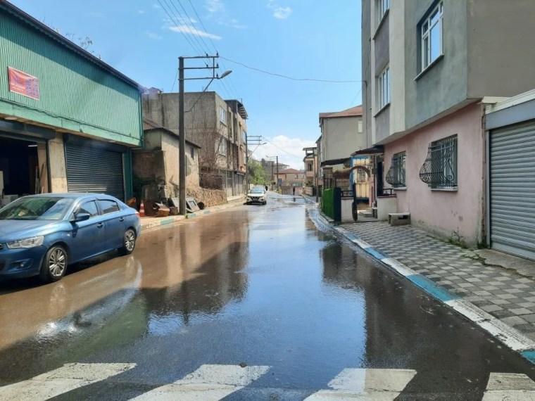 Dilovası'nda Sokaklar Sabunlu Su ile Temizlendi
