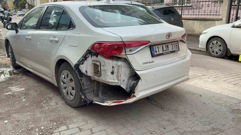 İzmit'te Güzellik Merkezinin Bulunduğu Binada Patlama Paniği