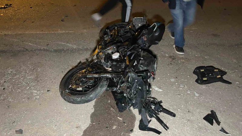 Çanakkale'de Motosiklet ve Otomobil Çarpıştı: Sürücü Havaya Fırladı