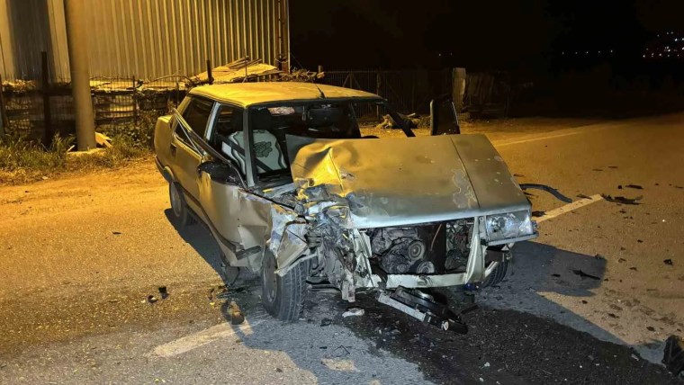 Çanakkale'de Motosiklet ve Otomobil Çarpıştı: Sürücü Havaya Fırladı