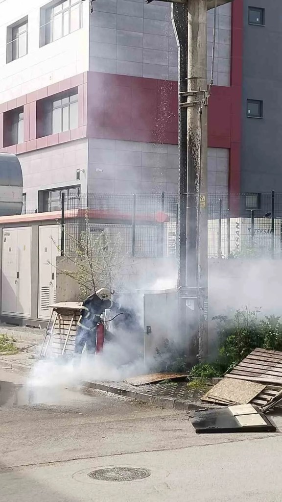 Körfez'de Trafo Yangını Korku Yarattı
