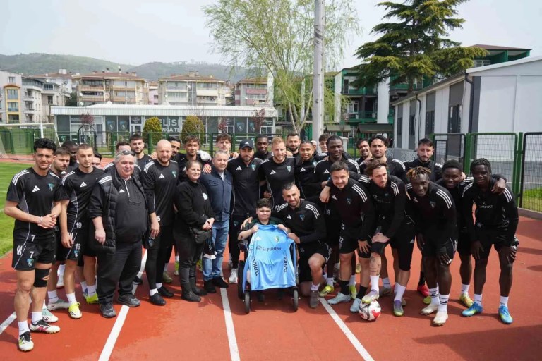 DMD Hastası Eray’ın Kocaelispor antrenmanı heyecanı