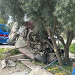Uşak'ta Trafik Kazası: Otomobil Bahçe Duvarına Çarptı, 1 Ölü, 1 Yaralı