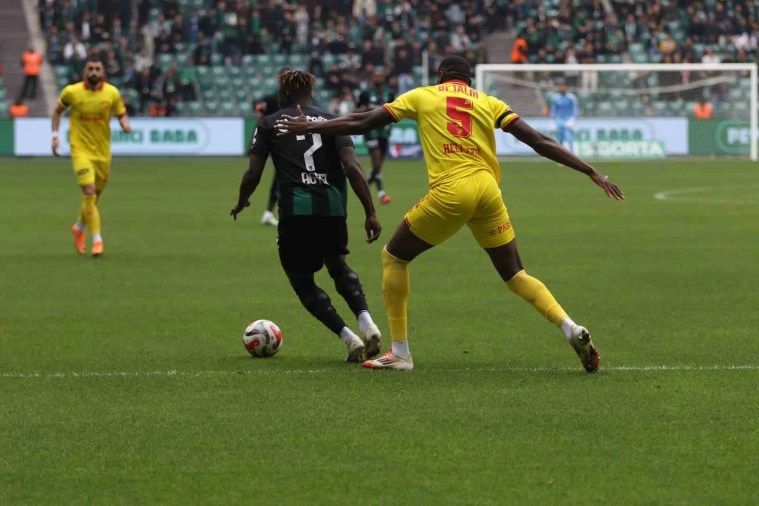 Trendyol Süper Lig'de İlk Yarı: Kocaelispor 0 - Göztepe 1