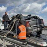 TEM Otoyolu'nda Otomobil Yön Levhasına Çarptı: Sürücü Yaralandı