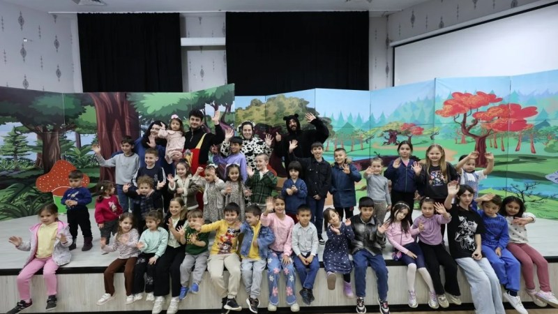 Kartepe'de Tiyatro Etkinlikleri Sanatseverleri Büyüledi