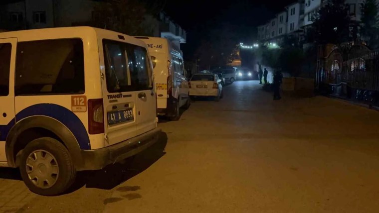 İzmit'te Yalnız Yaşayan Adam Evinde Ölü Bulundu