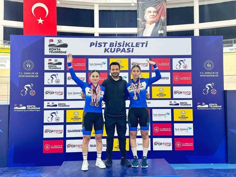 Kağıtspor Nisan Ayında Madalya Yağmuruna Tutuldu