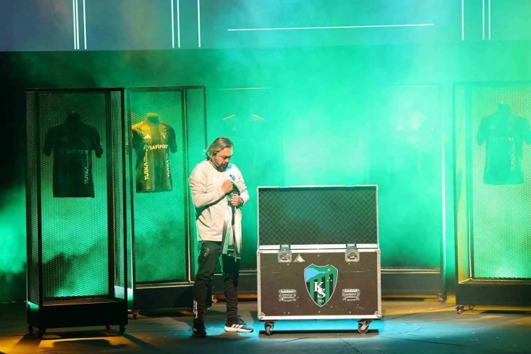 Kocaelispor'un 60. Yılında Efsane Forma Tiyatro Oyunu Sahnelendi