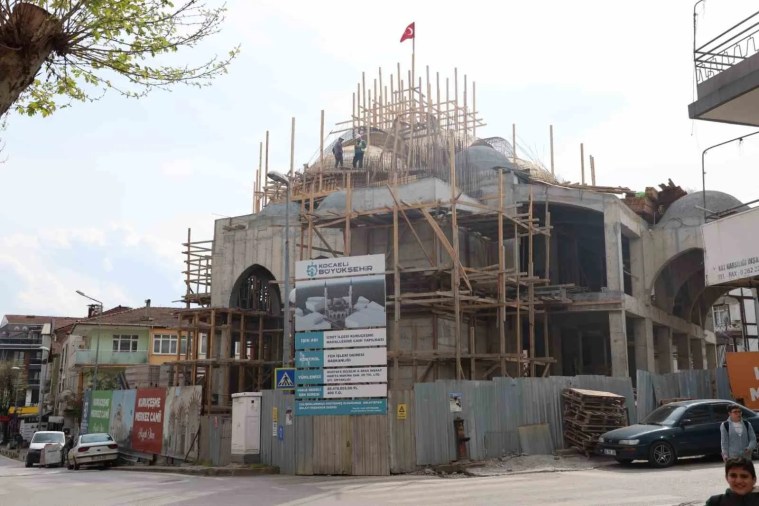Kuruçeşme Merkez Cami İnşaatı Hızla İlerliyor
