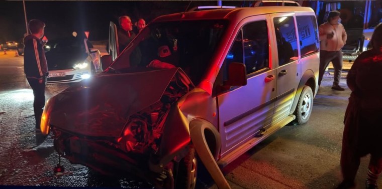 Kandıra’da can pazarı! Feci trafik kazası