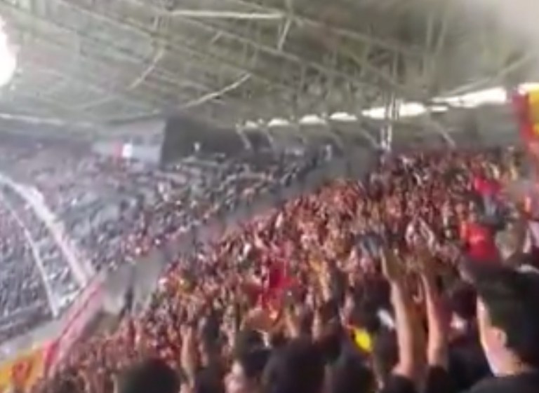 Tribünde Göztepe terörü! Rezil hareketlere imza attılar