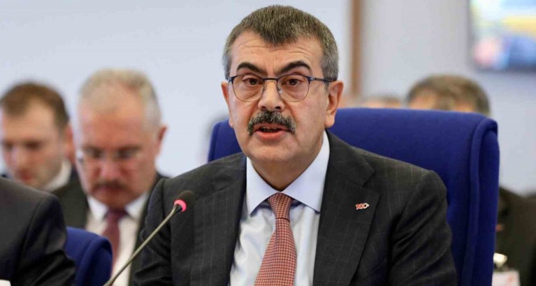 Bakan Tekin okullarda alınacak önlemleri açıkladı