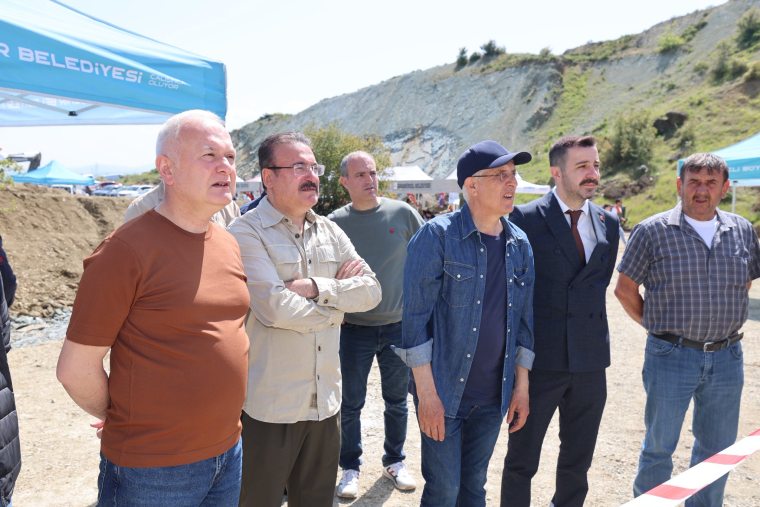 Karamürsel’de geleneksel atıcılık müsabakaları yoğun katılım