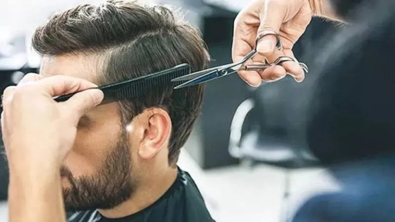 Berber skandalı: 400 liralık tıraşa 7 bin 100 TL istendi