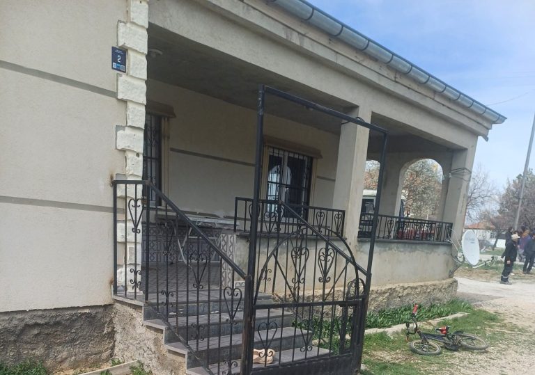 4 çocuk annesi eşini öldürüp intihar etti
