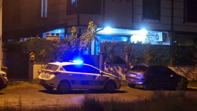 Tartıştığı eşini boğazını keserek öldürdü, aynı bıçakla intihar etti