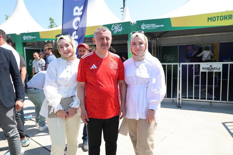 Büyükakın, 19 Mayıs coşkusuna gençlerle ortak oldu