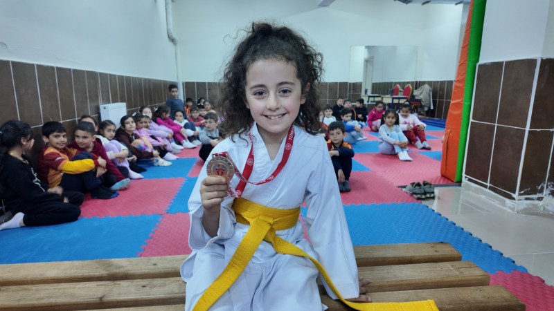 Büyükşehir’in keşfettiği sporcu ilk turnuvasında şampiyon oldu