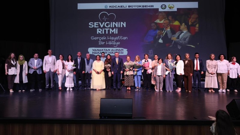 Down sendromlu gençlerden Başkan Büyükakın’a anlamlı sürpriz