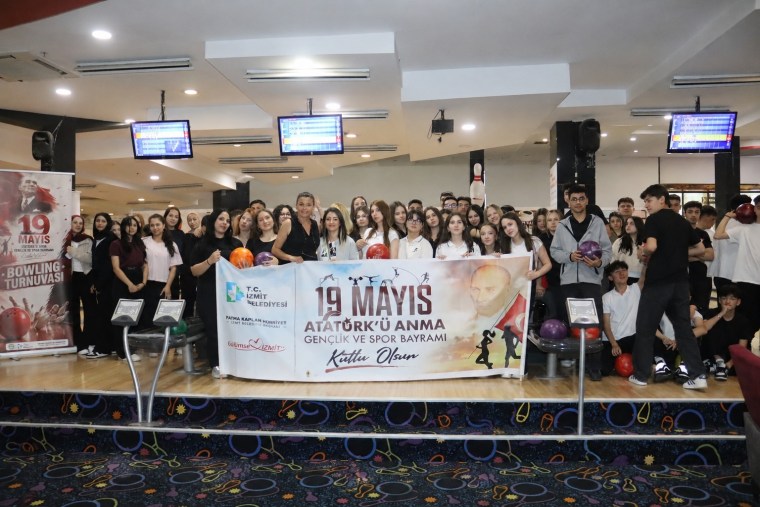 İzmit’te 19 Mayıs’a özel bowling heyecanı