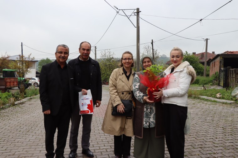 İzmit Belediyesi’nden kırsaldaki annelere anlamlı ziyaret