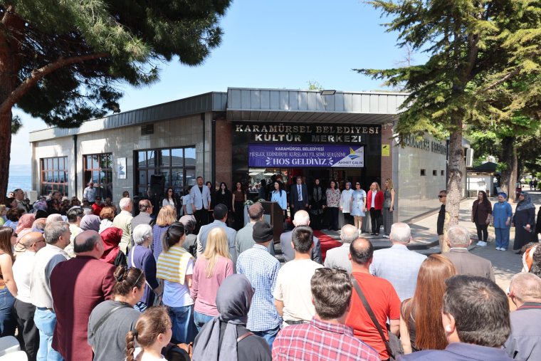KARMEK yıl sonu sergisi ziyaretçilerden tam not aldı