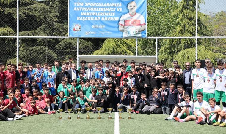Ortaokullar arası futbol turnuvasında kupalar sahiplerini buldu