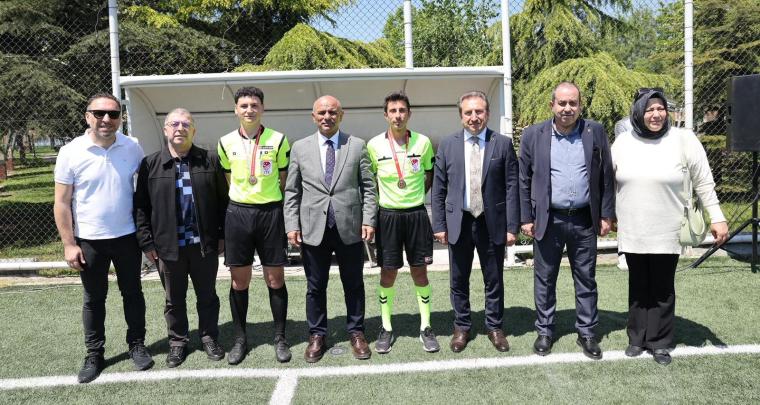 Ortaokullar arası futbol turnuvasında kupalar sahiplerini buldu
