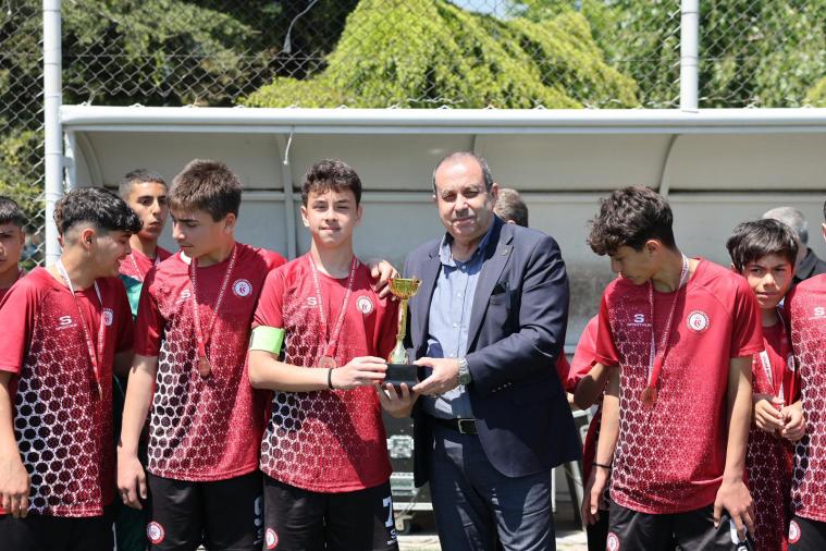 Ortaokullar arası futbol turnuvasında kupalar sahiplerini buldu