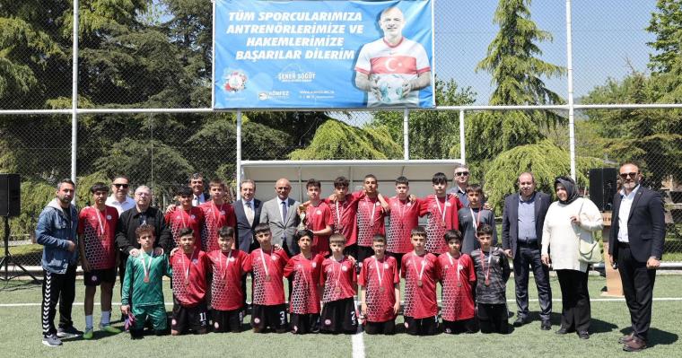 Ortaokullar arası futbol turnuvasında kupalar sahiplerini buldu