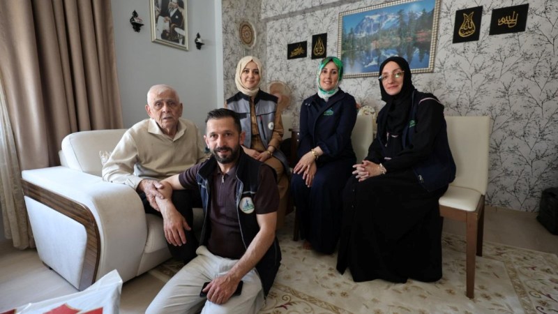 Alo Evlat ekibinden bayramda anlamlı ziyaret