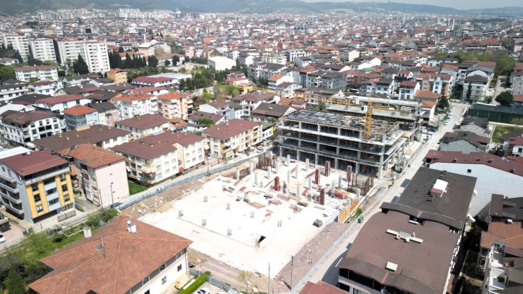 Körfez Kapalı Spor Kompleksi’nde çalışmalar sürüyor
