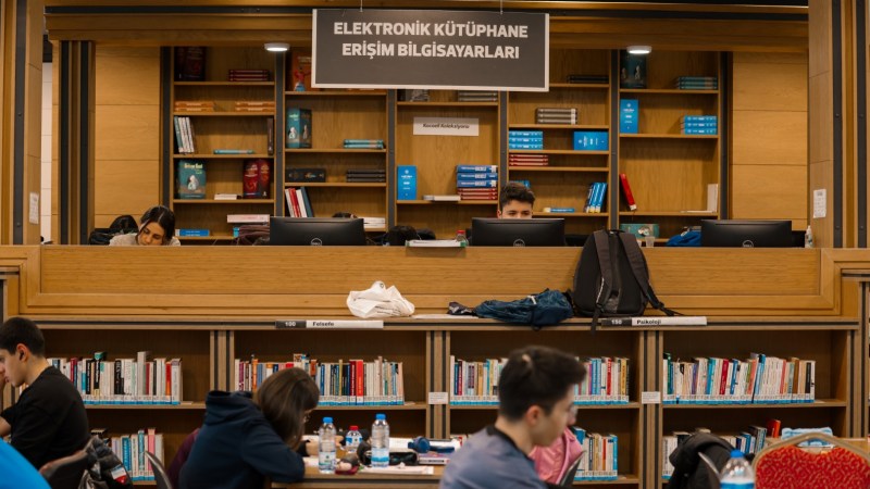 İzmit Millet Kütüphanesi bayramın ilk günü açık