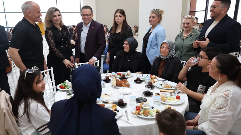 Derince’de Anneler Günü’nde anlamlı buluşma