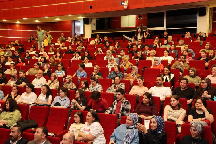 Ahmet Ümit, Gebze’de okurlarıyla buluştu