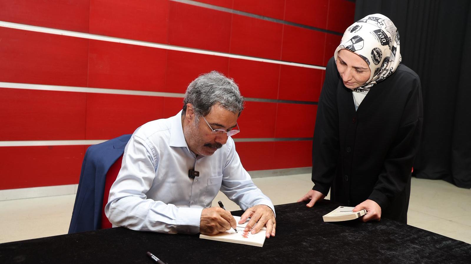 Ahmet Ümit, Gebze’de okurlarıyla buluştu