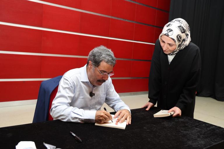 Ahmet Ümit, Gebze’de okurlarıyla buluştu